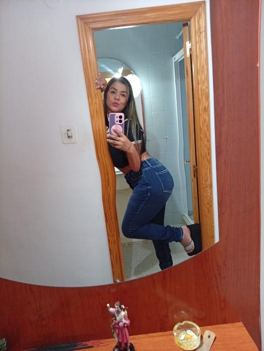 643390694: Chica busca chico en Valencia