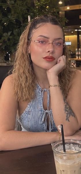 612286690: Chica busca chico en Barcelona