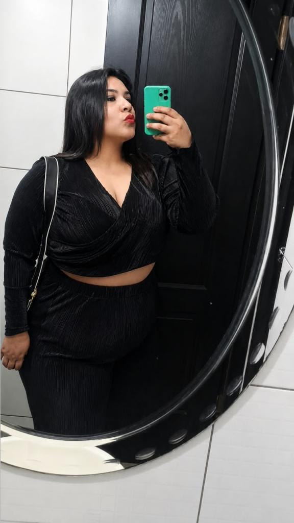 647435297: Chica busca chico en Almería