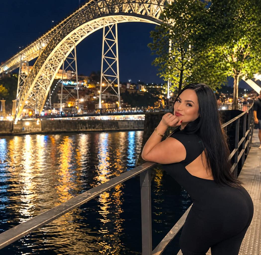 643890957: Chica busca chico en Pontevedra
