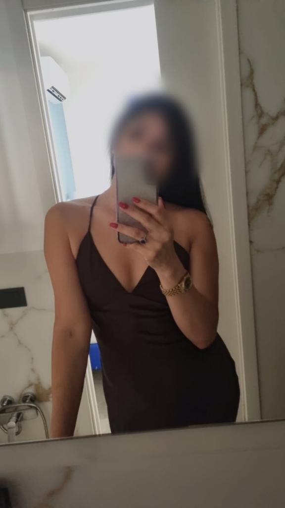 610637216: Chica busca chico en Barcelona