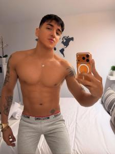 697897854: Chico busca chica en Madrid