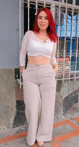 610857565: Chica busca chico en Sevilla