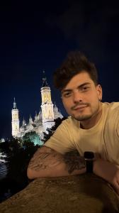 624048920: Chico busca chica en Zaragoza