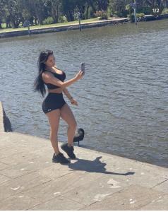 631994582: Chica busca chico en Barcelona
