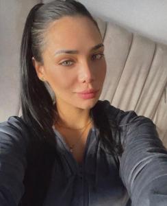 631994582: Chica busca chico en Barcelona