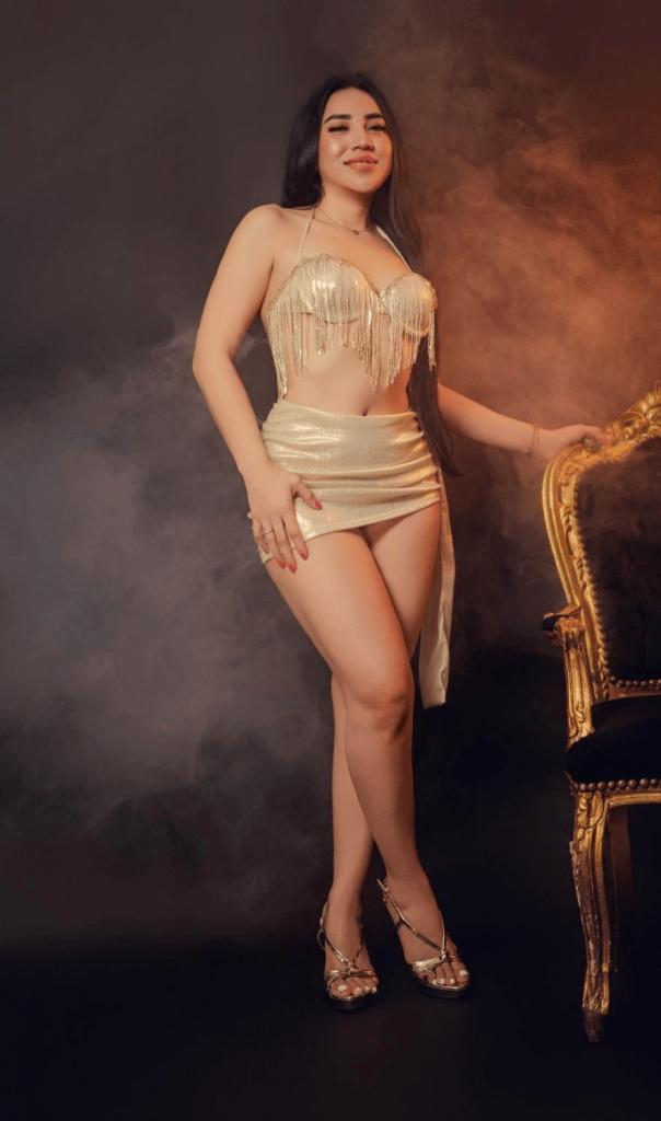 664198873: Chica busca chico en Barcelona