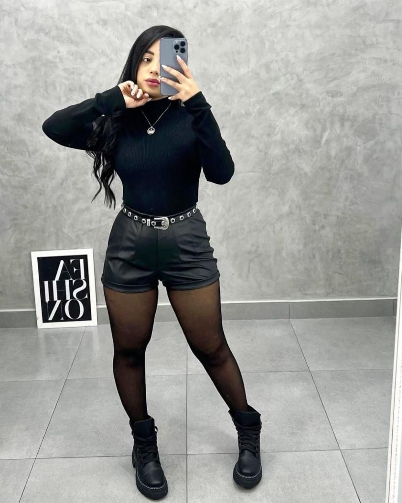 687555288: Chica busca chico en Barcelona