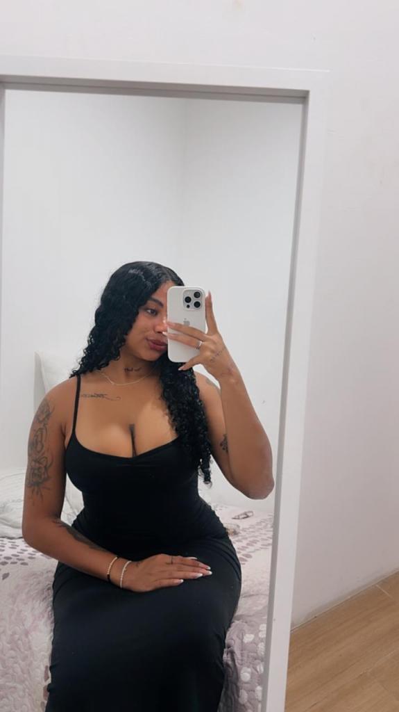 617492072: Chica busca chico en Barcelona