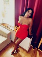 631707403: Chica busca chico en Barcelona