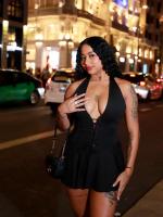 613724643: Chica busca chico en Barcelona