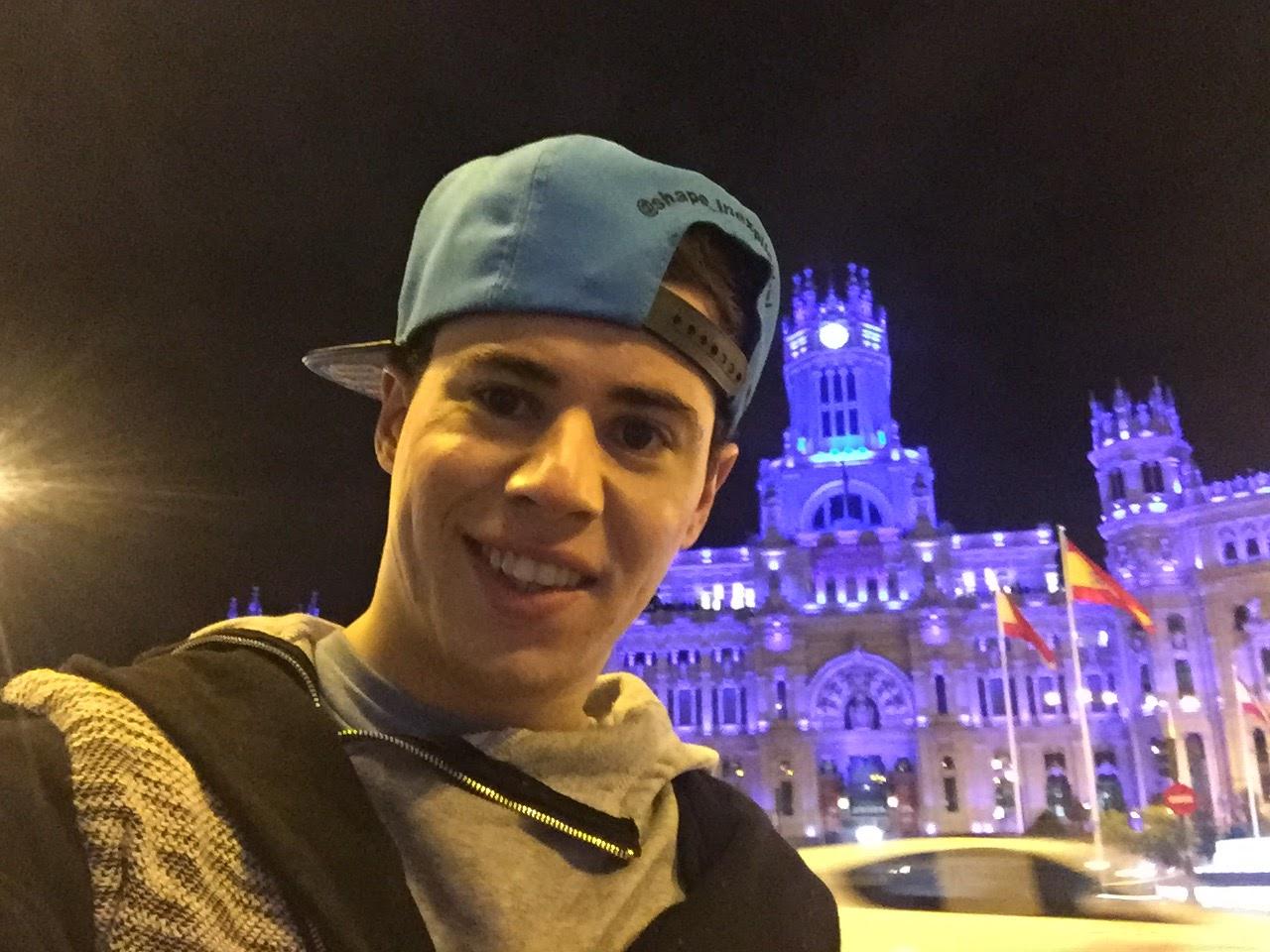 697695860: Chico busca chica en Madrid