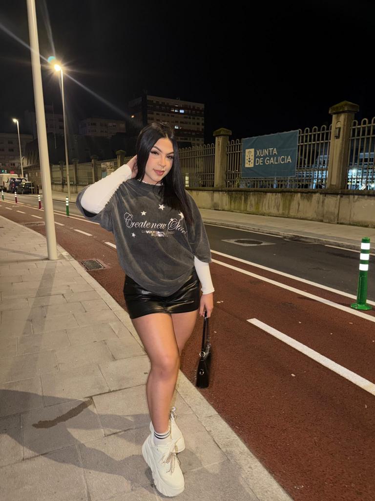 614081298: Chica busca chico en Sevilla