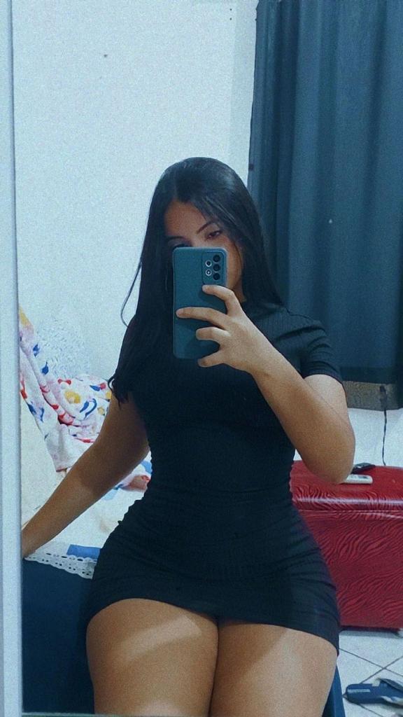 Chica busca chico en Alicante: Chica busca chico