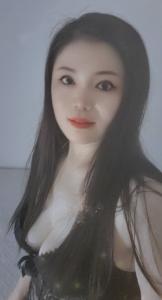664293093: Chica busca chico en Barcelona