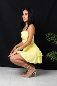 667789455: Chica busca chico en Ibiza