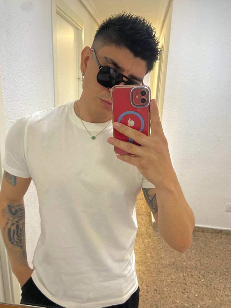 651073287: Chico busca chica en Barcelona