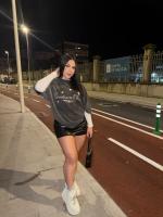 614081298: Chica busca chico en Sevilla