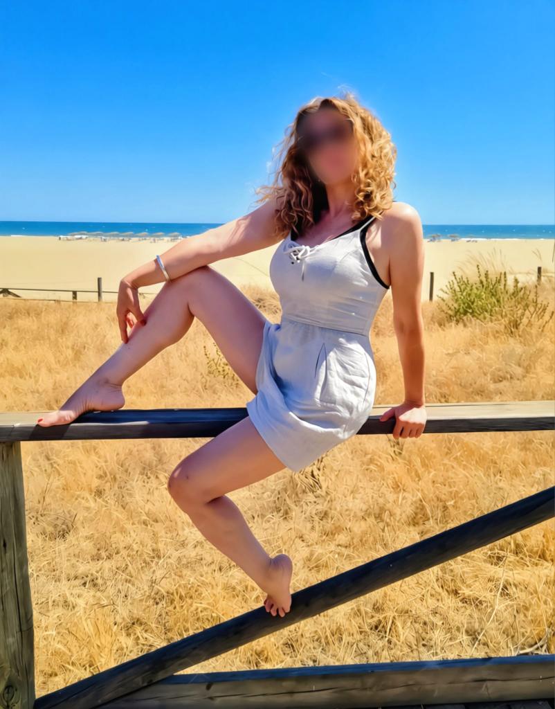 663622682: Chica busca chico en Sevilla