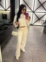 682419015: Chica busca chico en Pontevedra