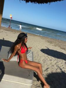 663207952: Chica busca chico en Barcelona