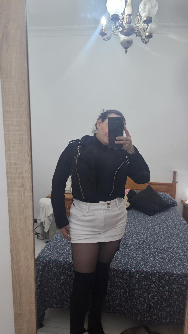 Chica busca chico en Huelva: 