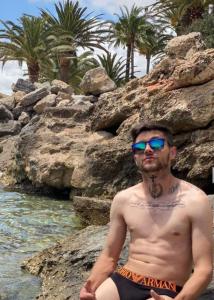 613218116: Chico busca chica en Sevilla