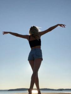 613931032: Chica busca chico en Cantabria