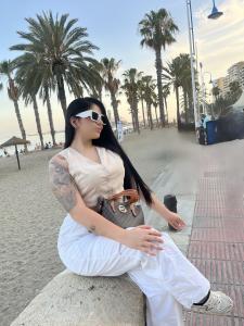 617449607: Chica busca chico en Málaga