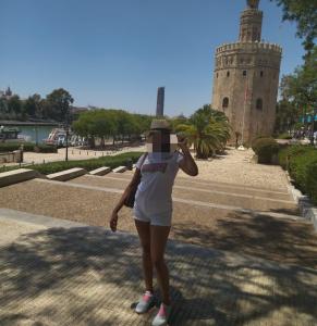 645892511: Chica busca chico en Málaga