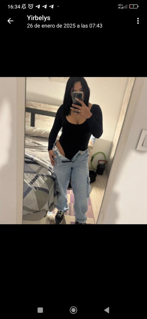 695333736: Chica busca chico en Barcelona