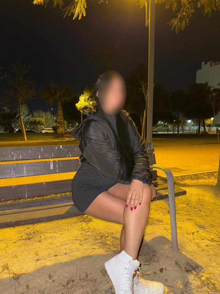 661061799: Chica busca chico en Murcia