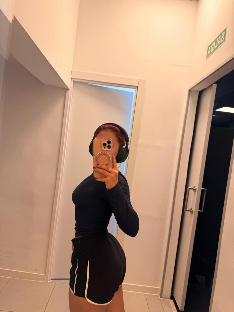 Chica busca chico en Madrid: Chica busca chico