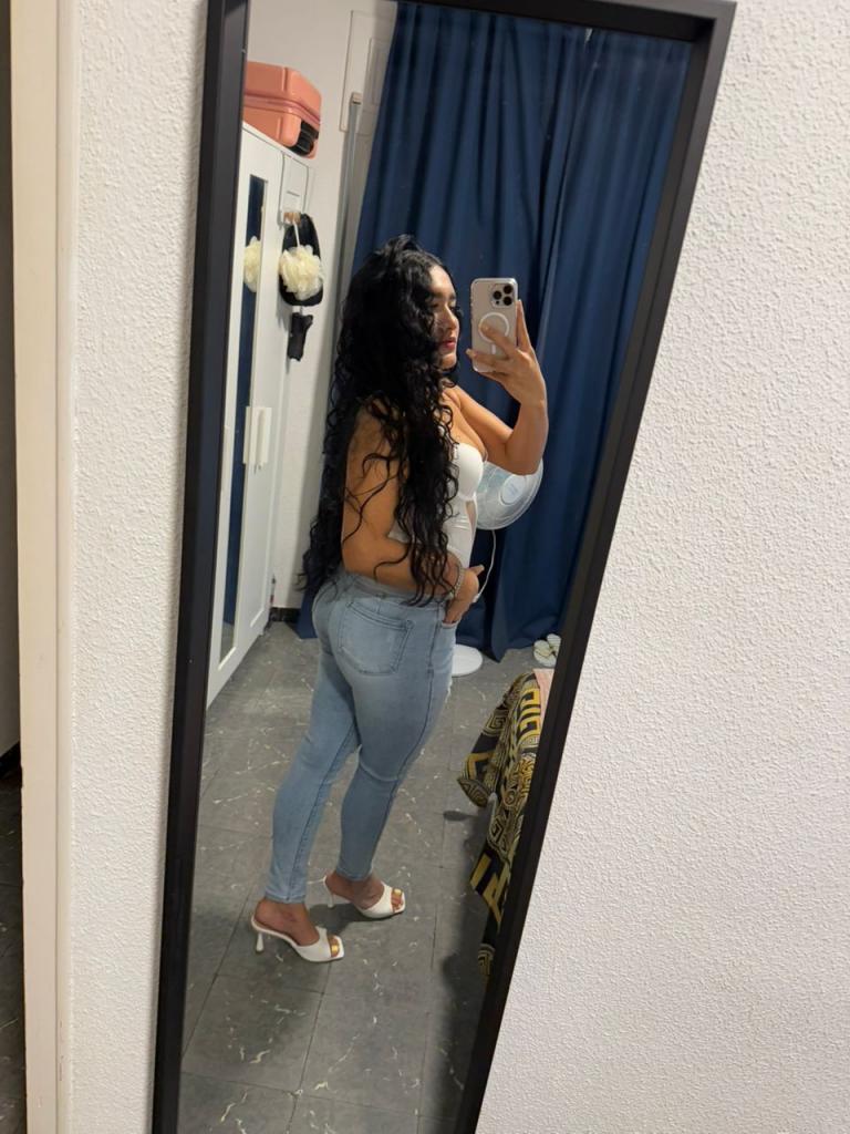 600709025: Chica busca chico en Barcelona