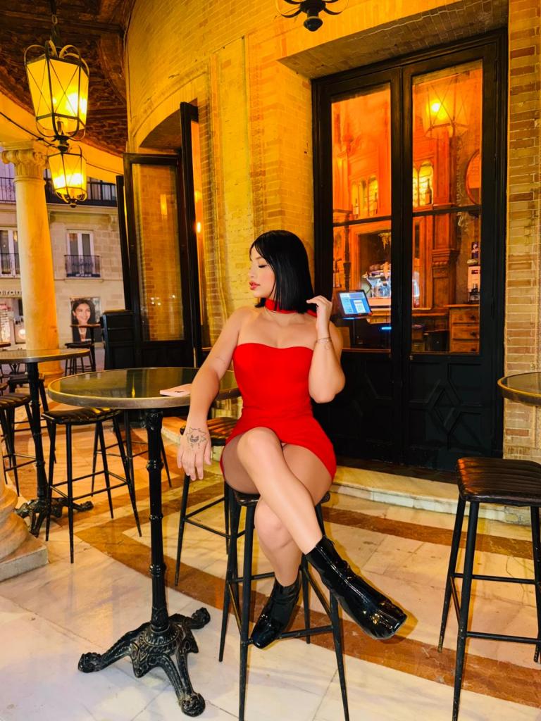 Chica busca chico en Cádiz: 