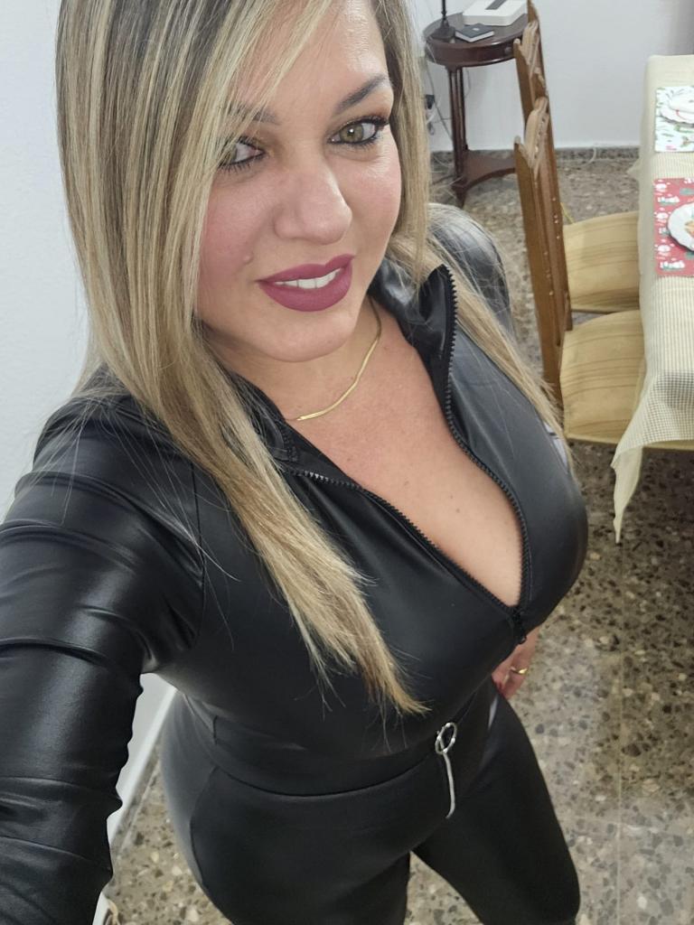 613752646: Chica busca chico en Almería