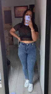 613849583: Chica busca chico en Barcelona