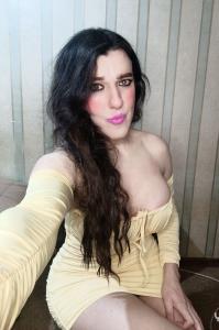 697455526: Transexual en La Coruña
