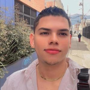 631010424: Chico busca chica en Madrid