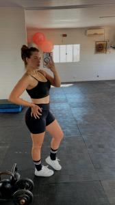 634106088: Chica busca chico en Gerona