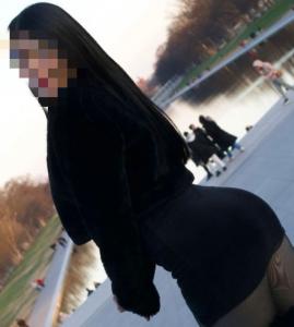 643553129: Chica busca chico en Sevilla