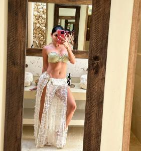 664149336: Chica busca chico en Barcelona