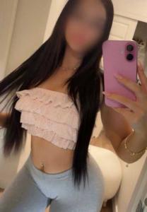 677424314: Chica busca chico en Barcelona