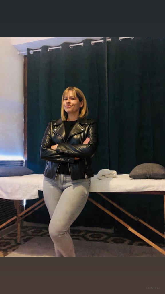 667562159: Chica busca chico en Valencia