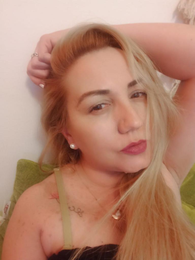 684701942: Chica busca chico en Orense