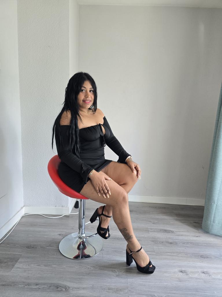 671268179: Chica busca chico en Madrid