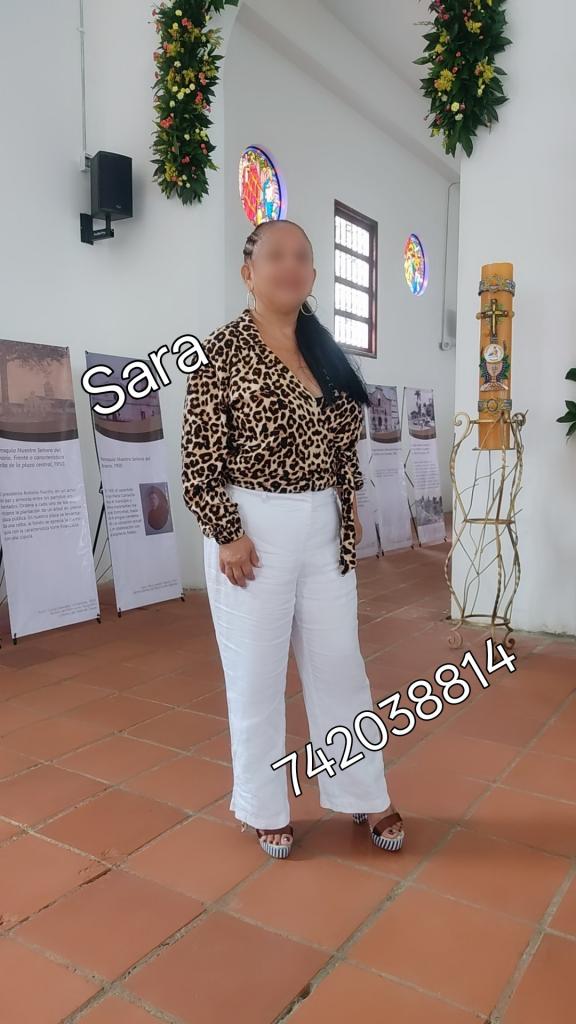 742038814: Chica busca chico en León