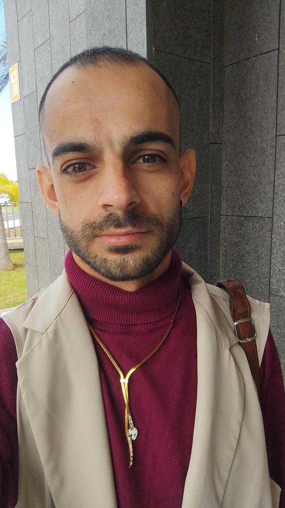 643932150: Chico busca chica en Las Palmas