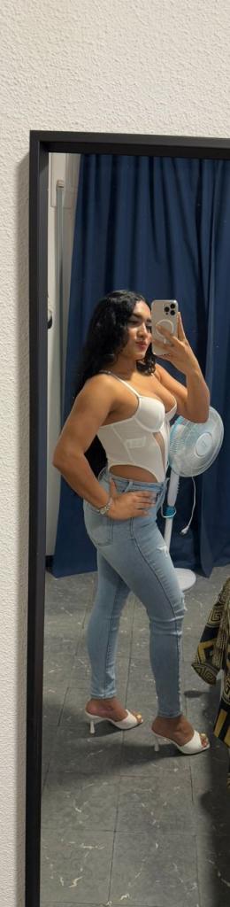 600709025: Chica busca chico en Barcelona