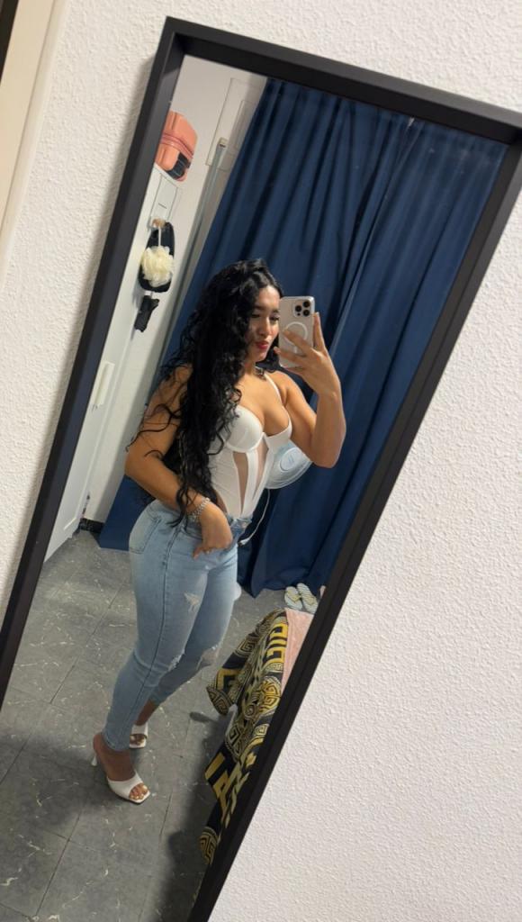 600709025: Chica busca chico en Barcelona